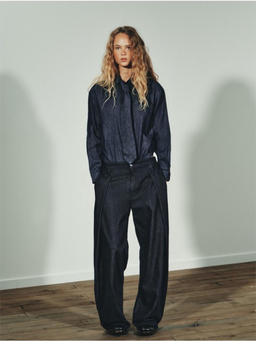 New Zara Dark Wash Pleated Wide Leg Jeans High Rise Size 8